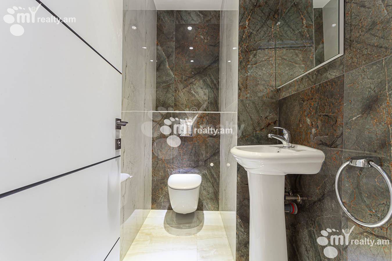 3 bedroom apartment for rent خیابان پارونیان, مرکز شهر ایروان, 153194