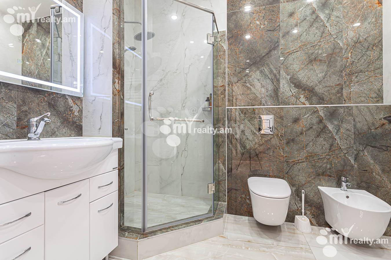 3 bedroom apartment for rent خیابان پارونیان, مرکز شهر ایروان, 153194