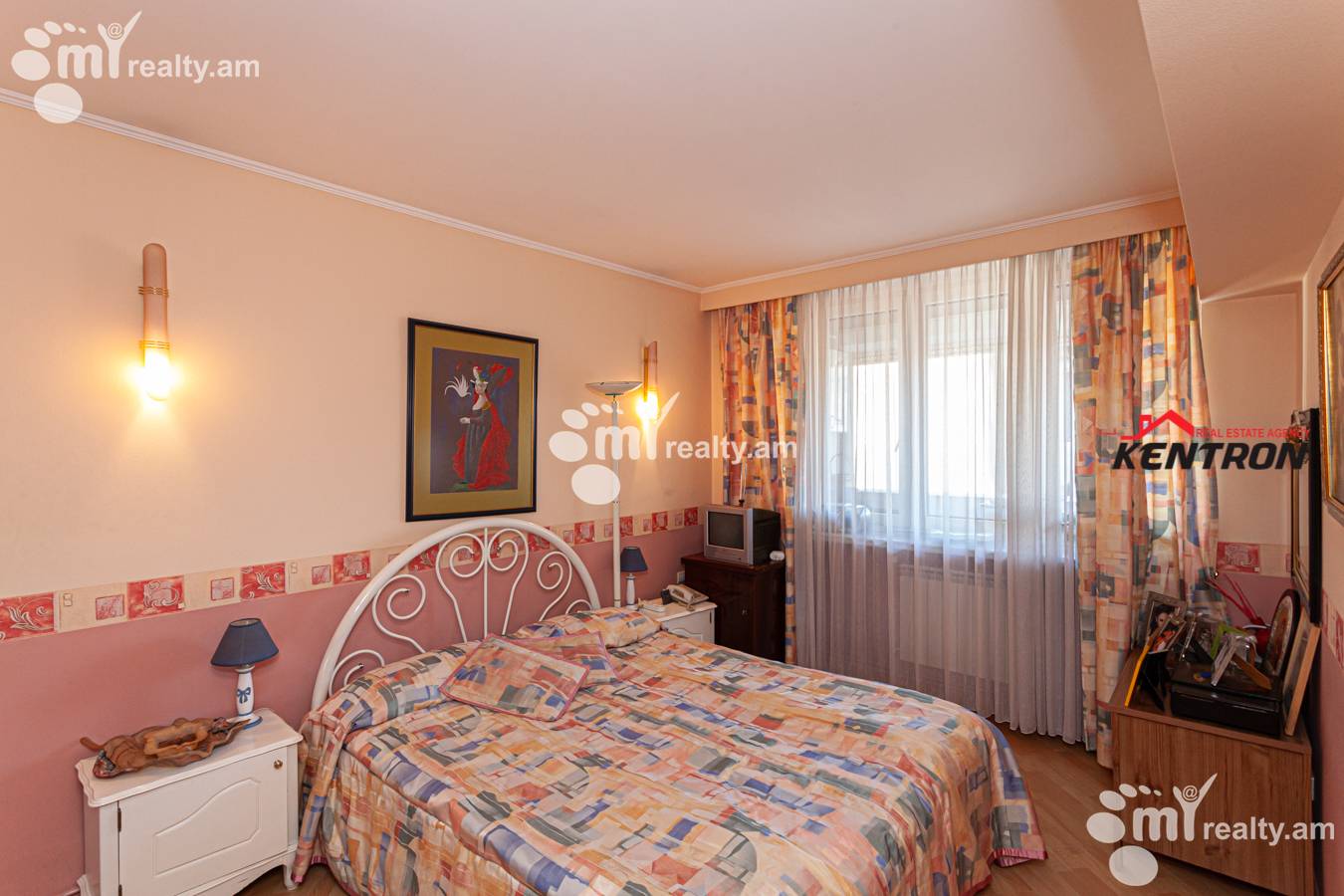 4 սենյականոց բնակարան  Սայաթ-Նովայի պող, Կենտրոն Երևան, 129910