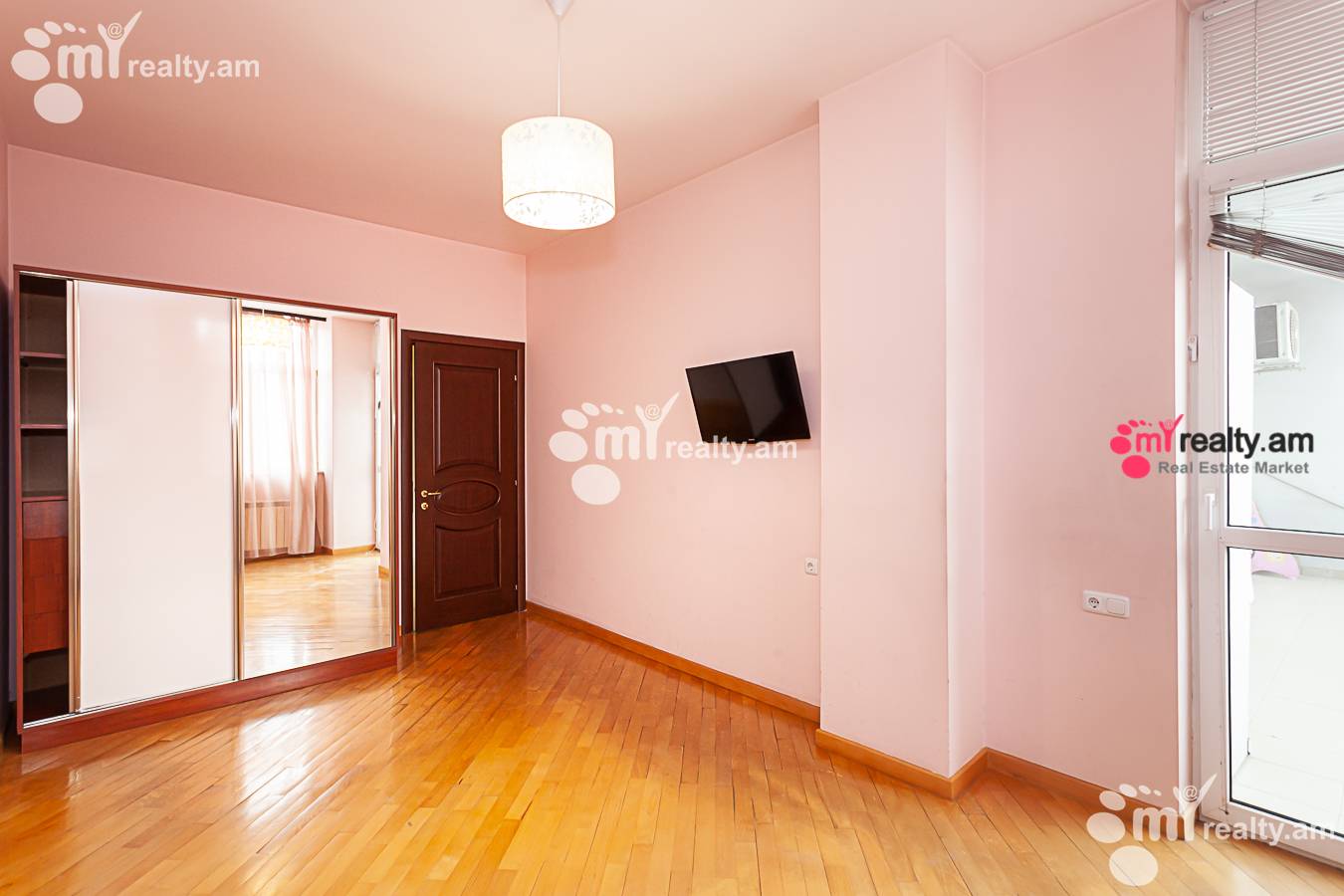 Купить 3 комнатную квартиру Ростом ул, Центр Ереван, 134225