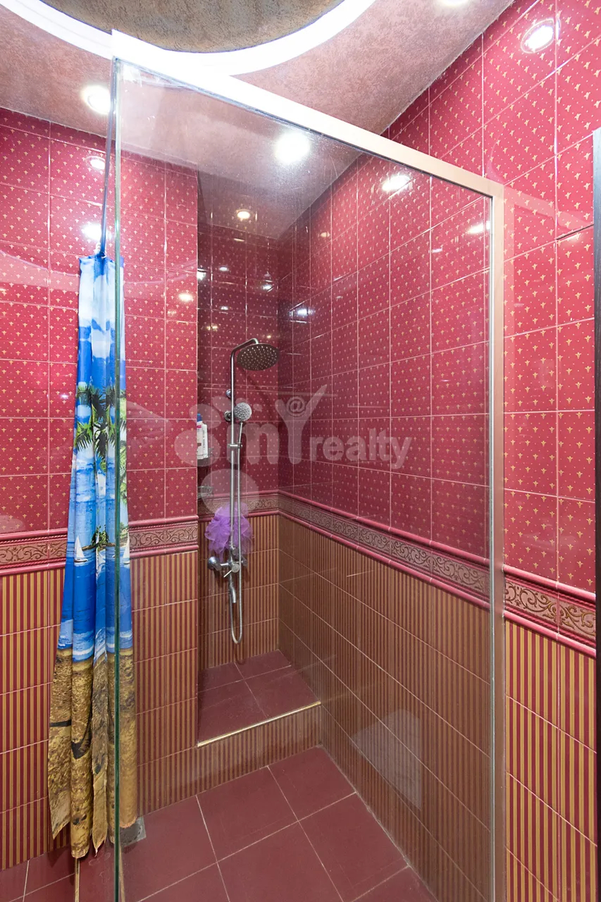 3 սենյականոց բնակարան  Հր.Քոչար փող, Արաբկիր Երևան, 160053