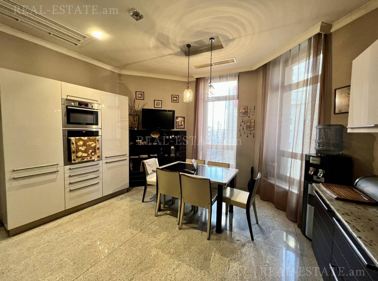 4 bedroom apartment for sale Northern (Hyusisayin)  Ave, Center Yerevan, 119236