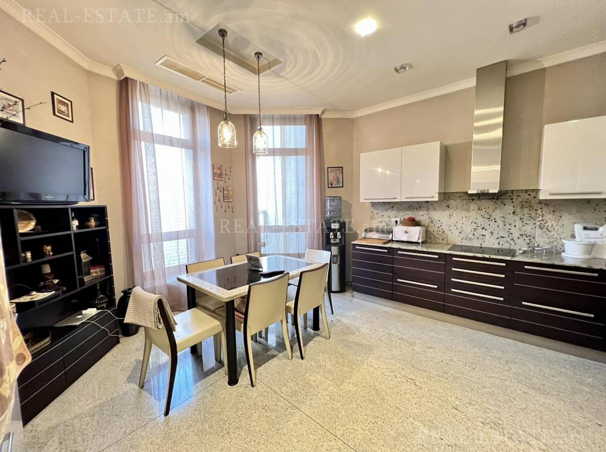 4 bedroom apartment for sale Northern (Hyusisayin)  Ave, Center Yerevan, 119236