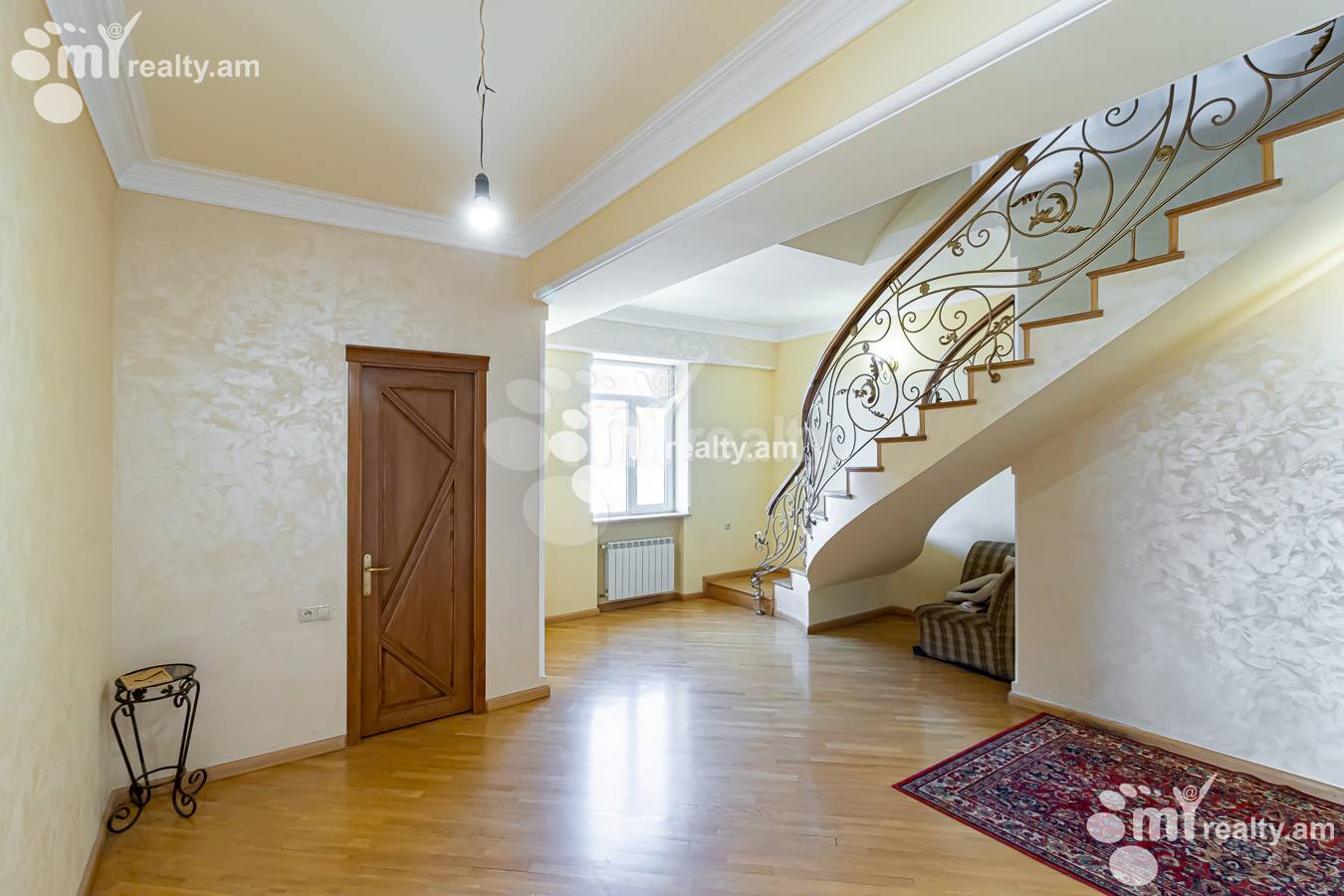 4 սենյականոց բնակարան  Գլինկայի փող, Կենտրոն Երևան, 154197