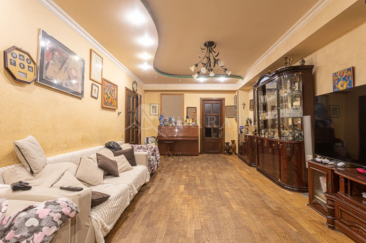 3 bedroom apartment for sale خیابان ایسرائیلیان, مرکز شهر ایروان, 157985