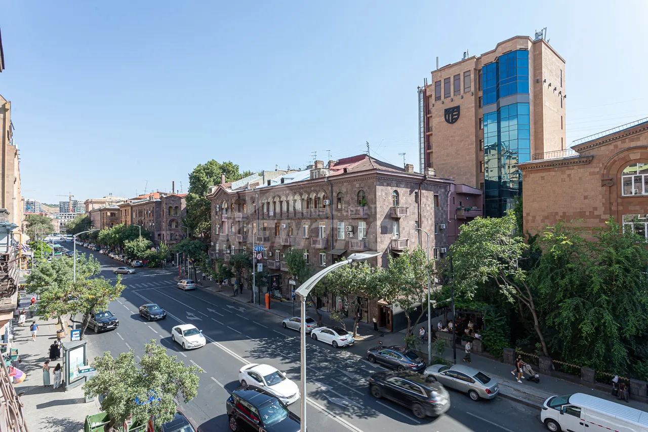 2 սենյականոց բնակարան վարձով Ամիրյան փող, Կենտրոն Երևան, 158870