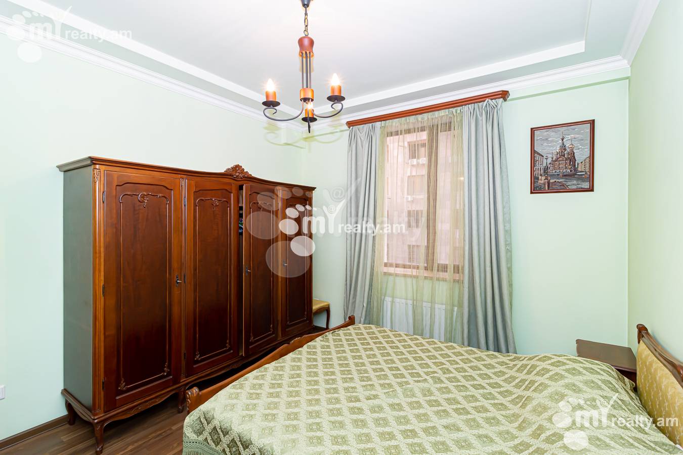 Купить 4 комнатную квартиру Арам ул, Центр Ереван, 154644