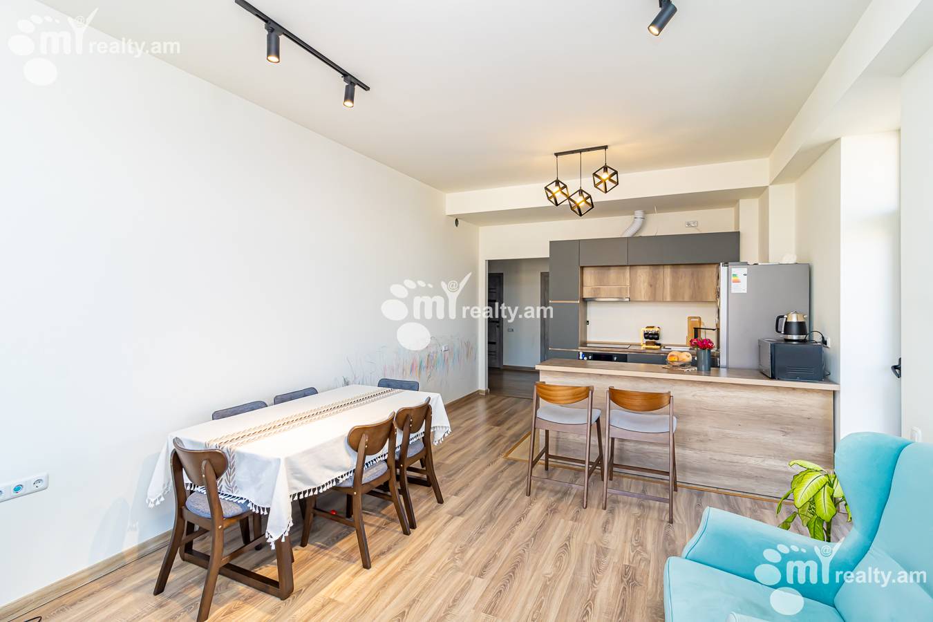 Купить 3 комнатную квартиру Нерсисян ул, Канакер-Зейтун Ереван, 143528