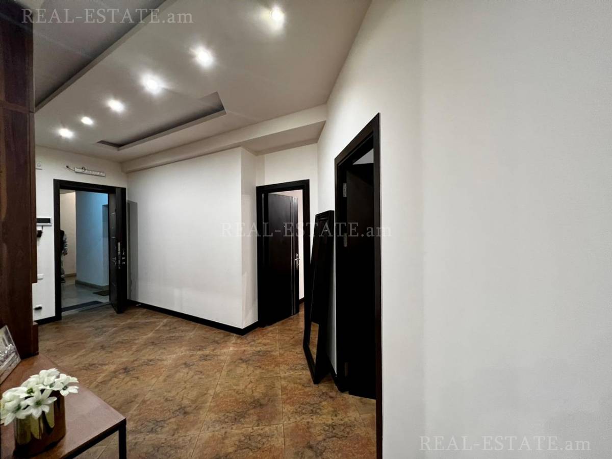 3 bedroom apartment for sale Northern(Hyusisayin)  Ave, Center Yerevan, 132347