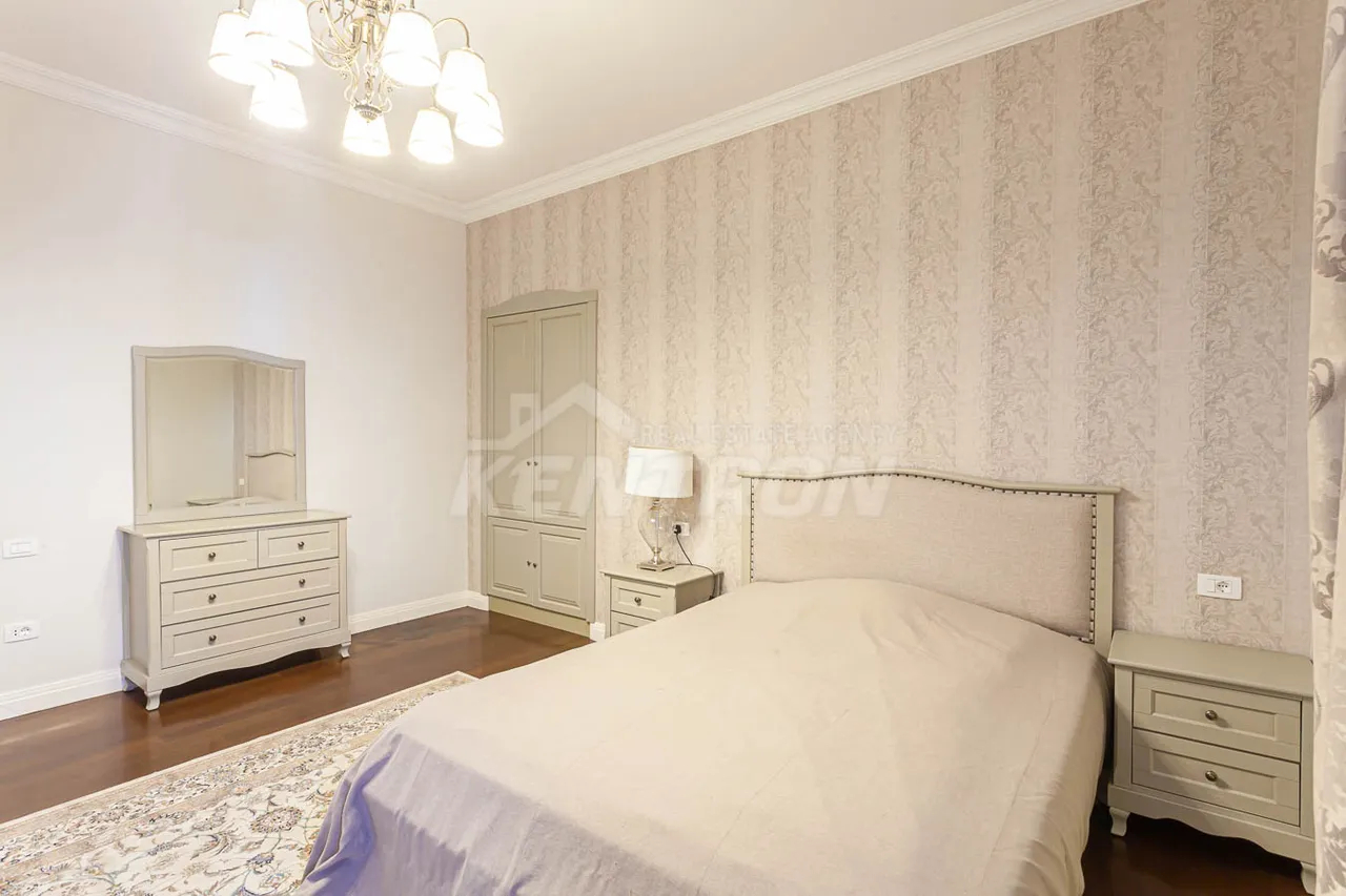 Снять 4 комнатную квартиру Туманян ул 1ый перех, Центр Ереван, 158985