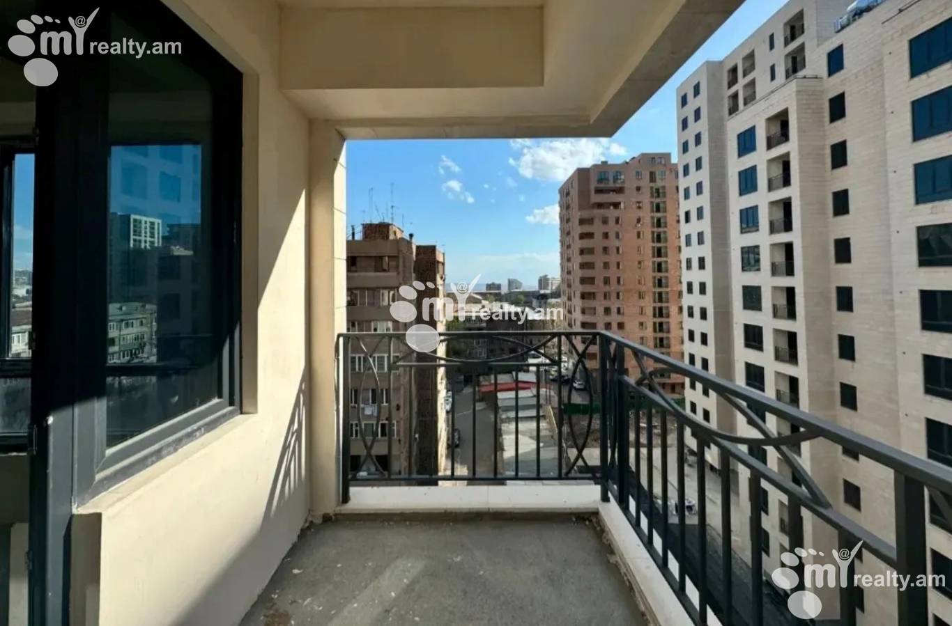 Купить 3 комнатную квартиру Грибоедов ул, Арабкир Ереван, 157944