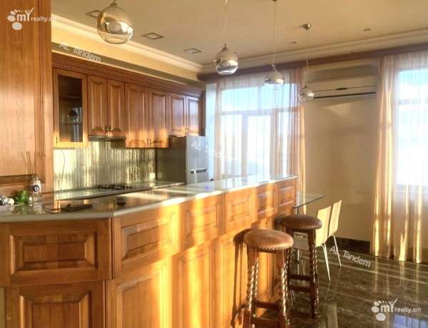 varcov-bnakaran-norakaruycum/2-senyakanoc/Tigran+Mets+Ave/Center/Yerevan