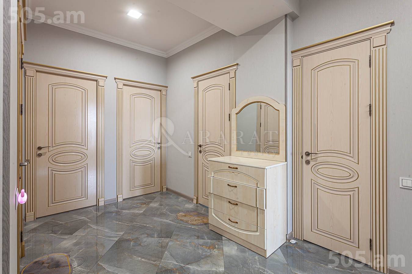 Купить 5 комнатную квартиру Сасна Црер ул., Давташен Ереван, 154845