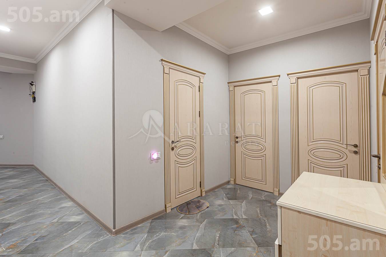 Купить 5 комнатную квартиру Сасна Црер ул., Давташен Ереван, 154845
