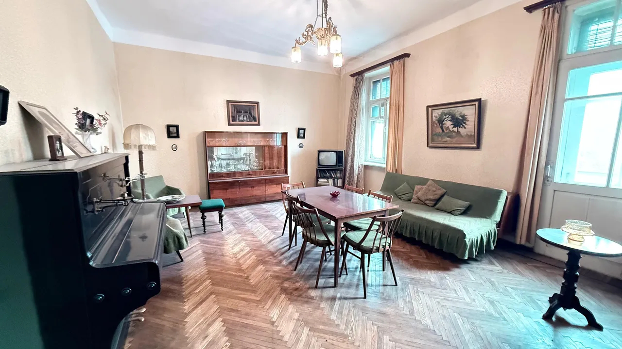 3 bedroom apartment for sale rue d'Abovyan, Center Yerevan, 158997