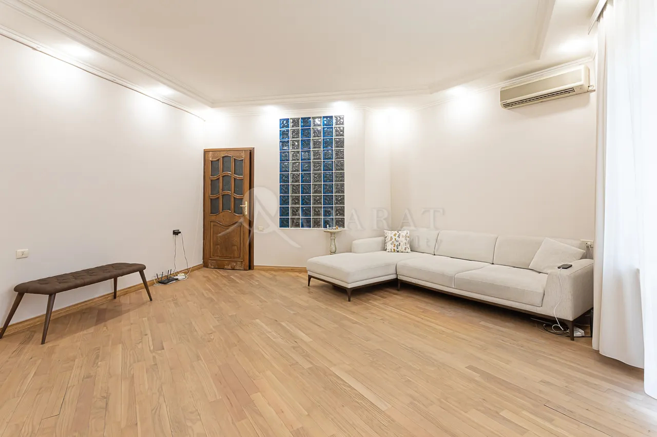 3 bedroom apartment for sale Mashtots Ave, Center Yerevan, 157494