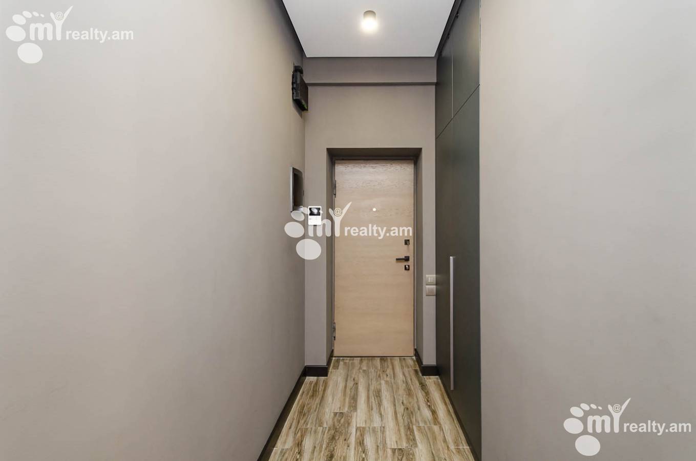 4 bedroom apartment for sale خیابان آرگیشتی, مرکز شهر ایروان, 143934