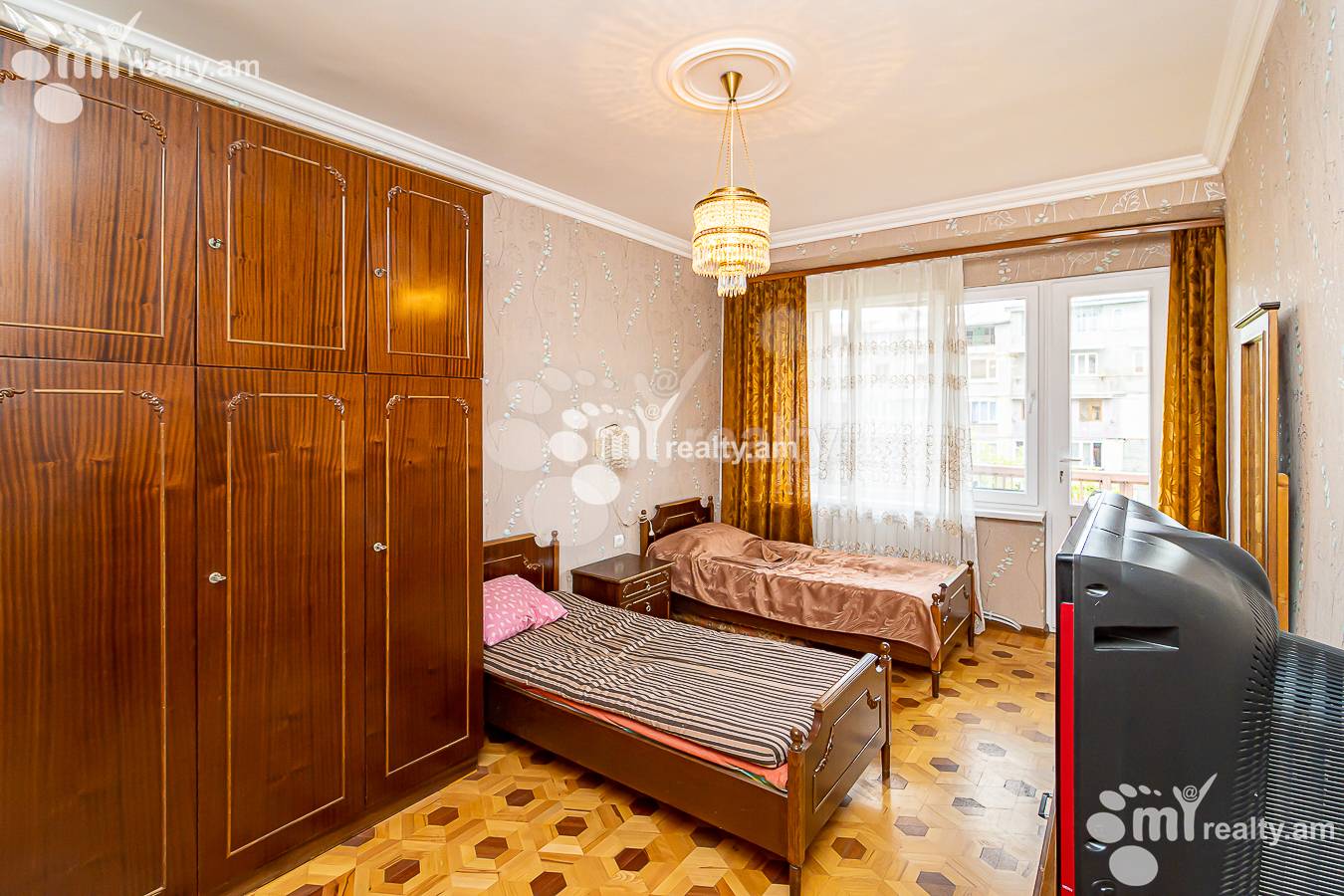 Купить 3 комнатную квартиру Каджазнуни ул, Центр Ереван, 147305