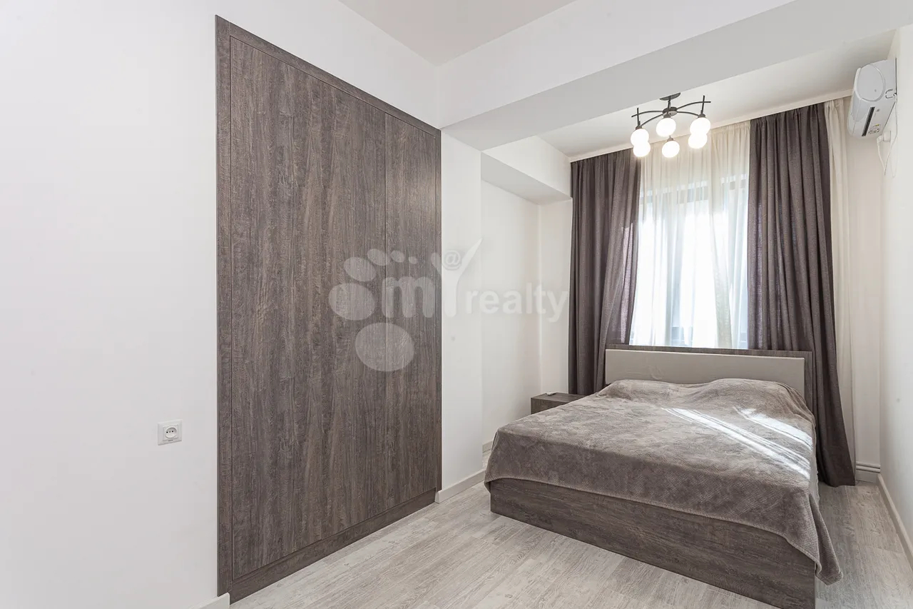 4 bedroom apartment for rent خیابان آنتارایین, مرکز شهر ایروان, 157525