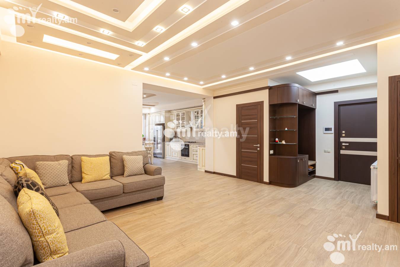 3 սենյականոց բնակարան վարձով Միկոյան փող, Դավթաշեն Երևան, 151304