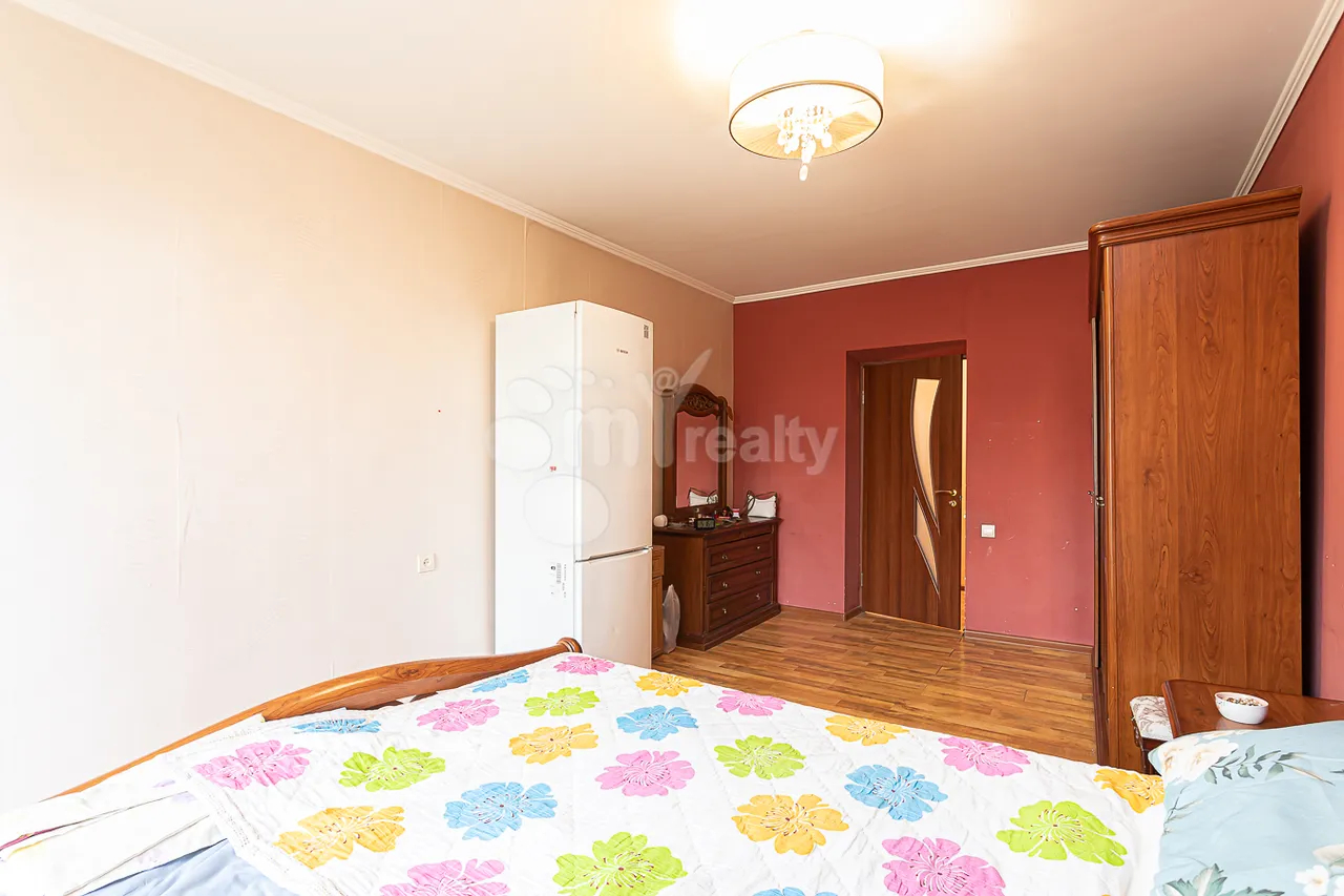 3 bedroom apartment for sale خیابان ابوویان, مرکز شهر ایروان, 157549