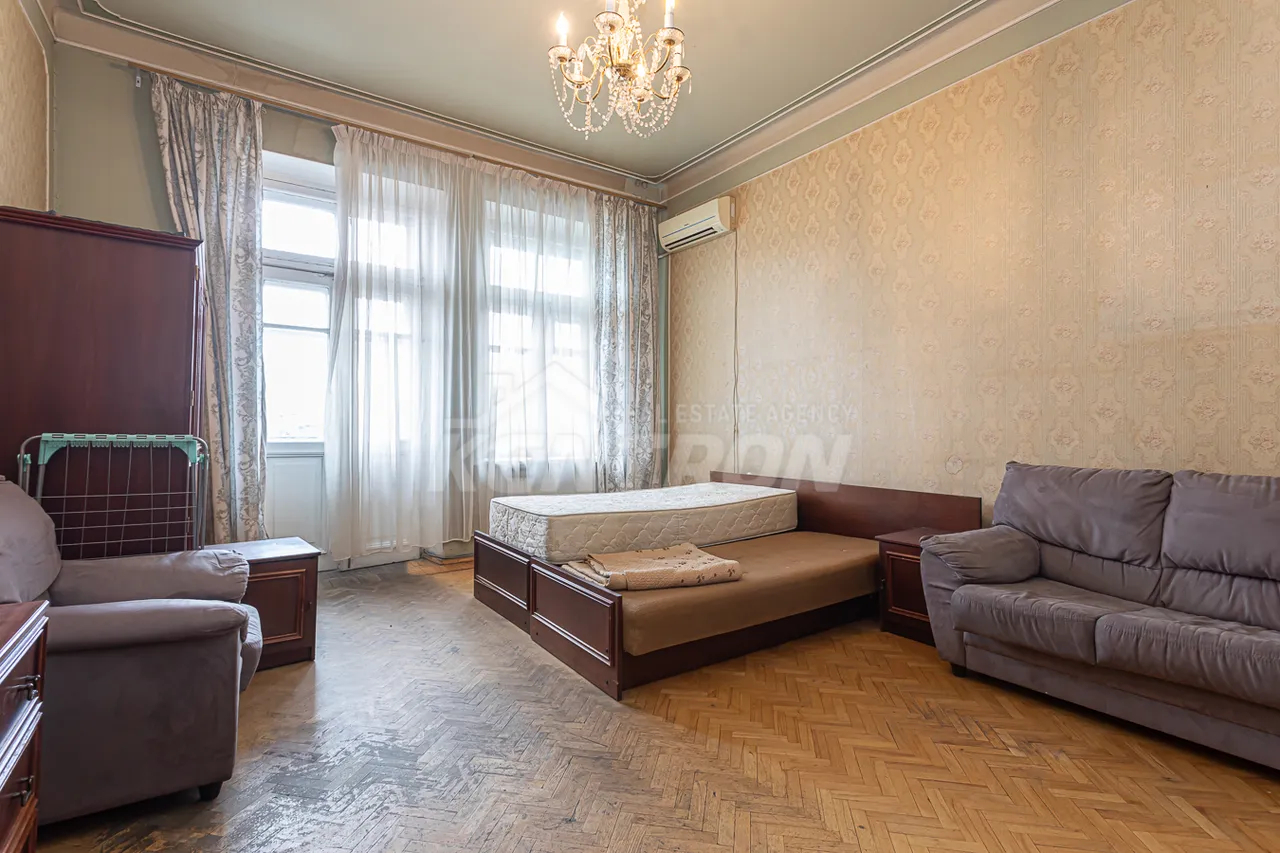 4 bedroom apartment for sale Isahakyan St, Center Yerevan, 158231