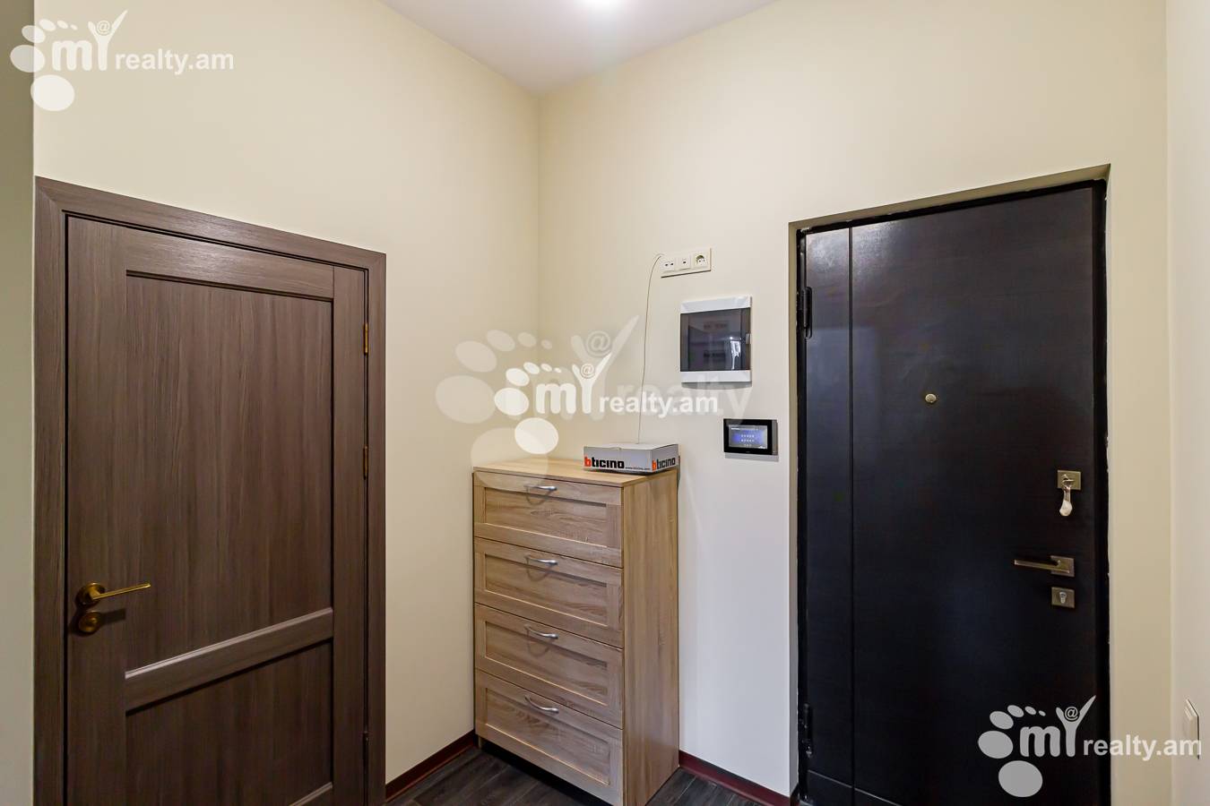 3 bedroom apartment for rent Aghbyur Serob St, Arabkir Yerevan, 151905