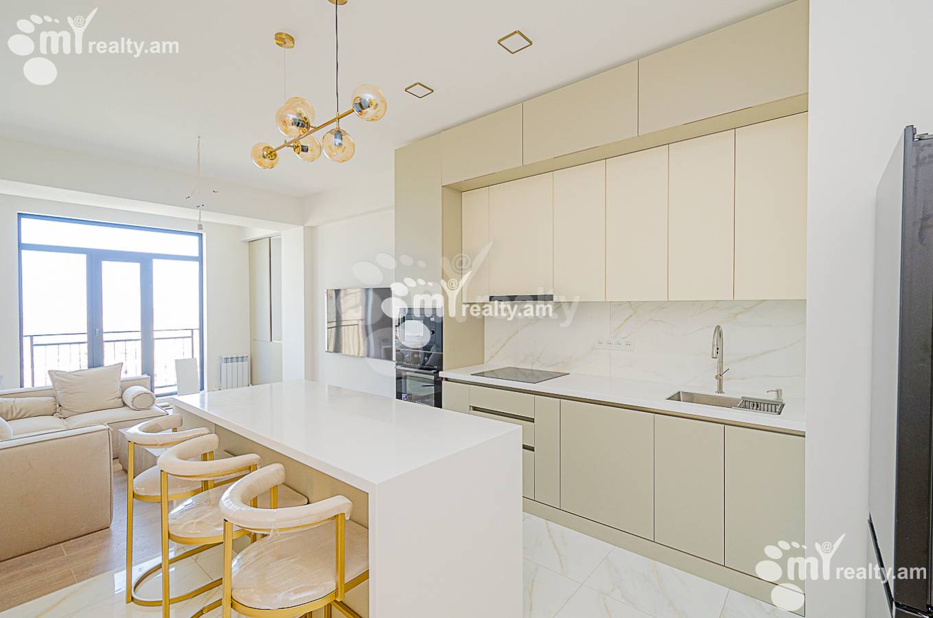 3 սենյականոց բնակարան  Չարենցի փող, Կենտրոն Երևան, 151966