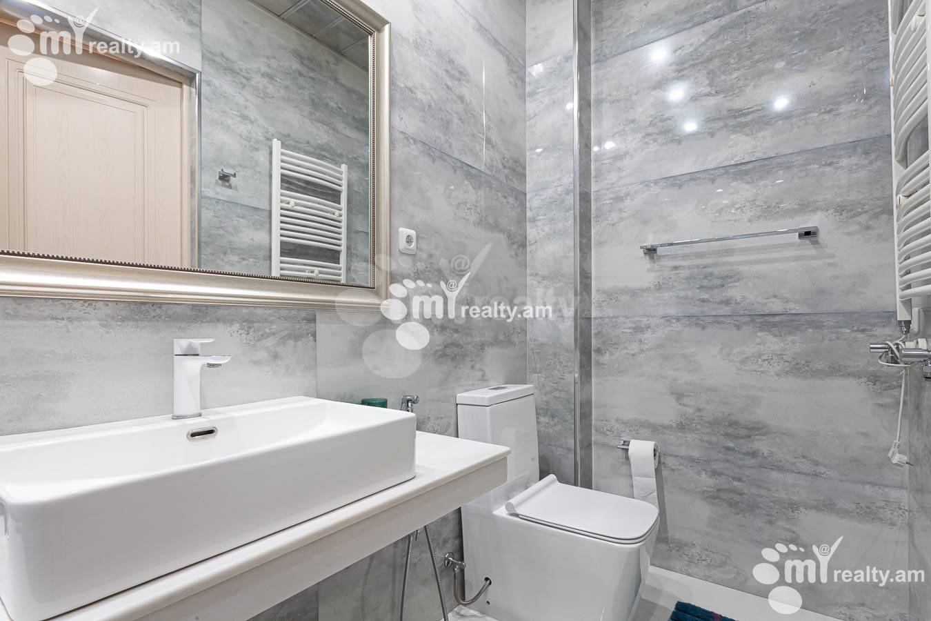 3 սենյականոց բնակարան վարձով Ամիրյան փող, Կենտրոն Երևան, 152995