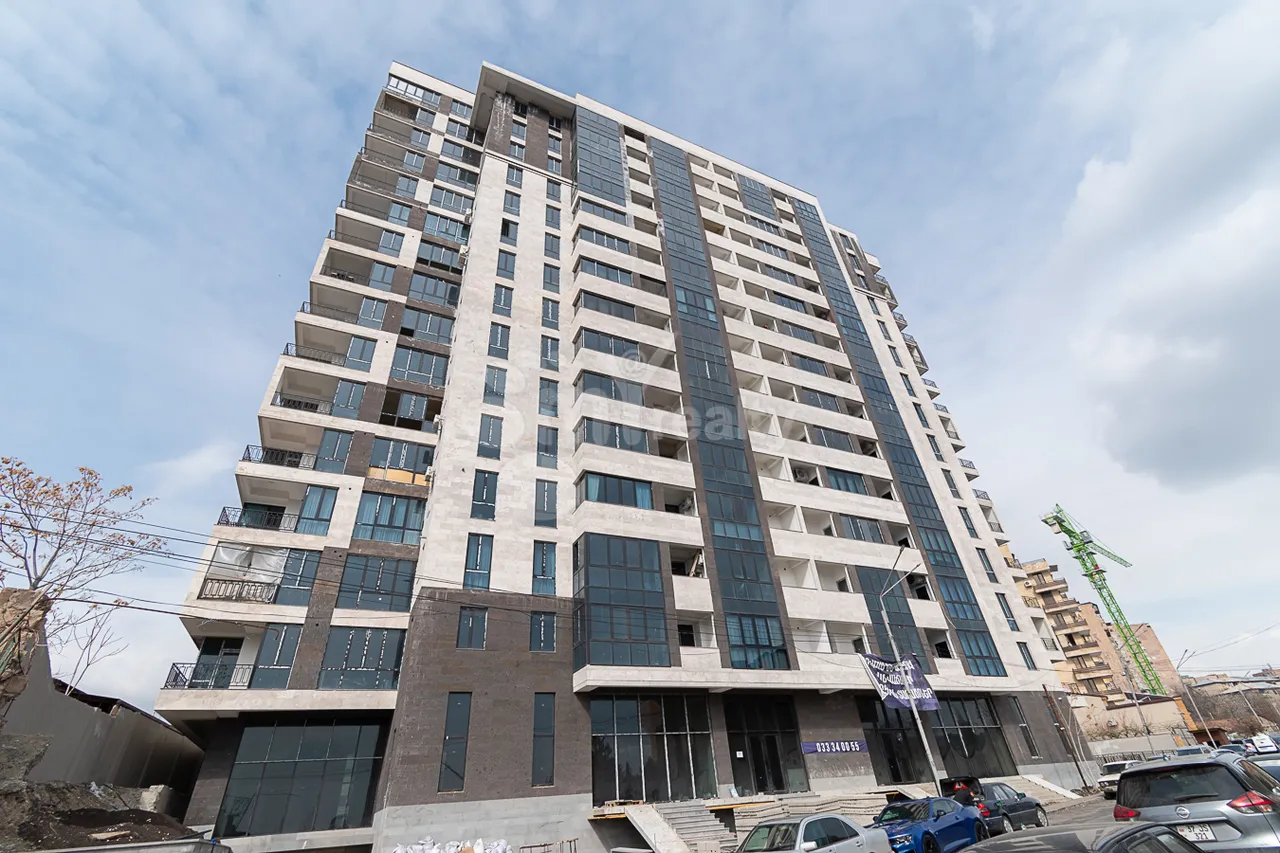 Купить 3 комнатную квартиру Гогол ул., Канакер-Зейтун Ереван, 159666