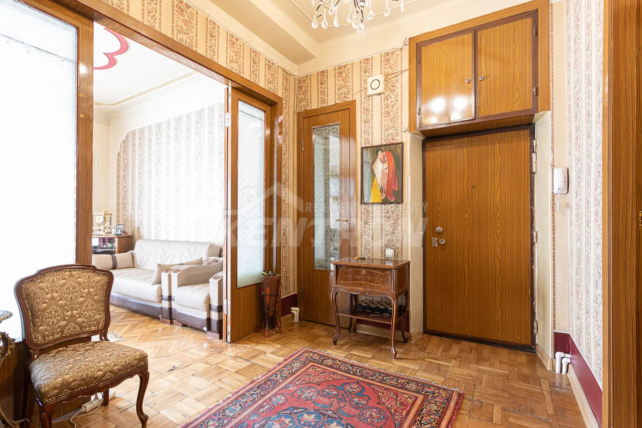 2 սենյականոց բնակարան վարձով Ամիրյան փող, Կենտրոն Երևան, 158870