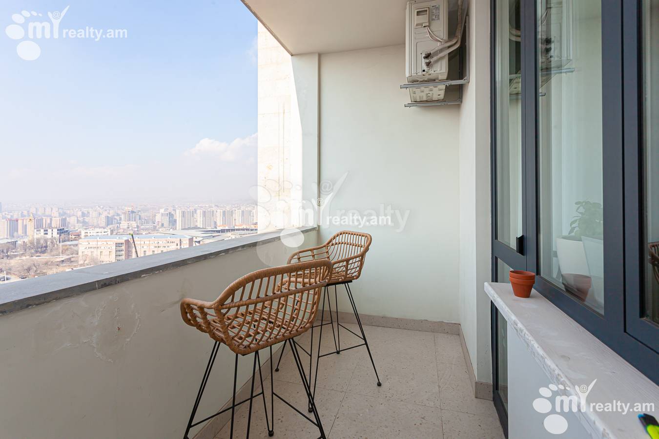 3 սենյականոց բնակարան  Մալխասյանց փող, Արաբկիր Երևան, 154515