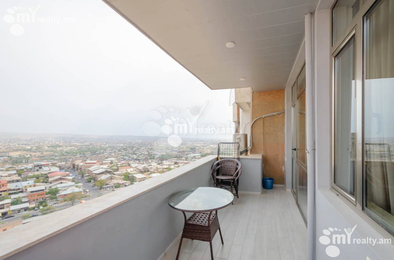 3 սենյականոց բնակարան  Ծիծեռնակաբերդի խճուղի, Կենտրոն Երևան, 139333