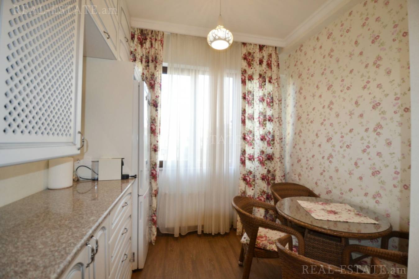 Купить 3 комнатную квартиру Орбели Ехбайрнери ул, Арабкир Ереван, 117321