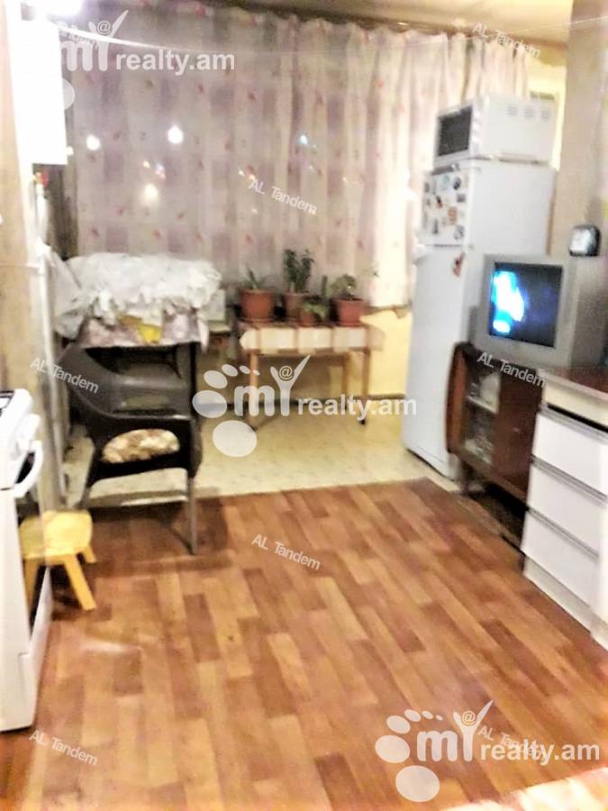 3 սենյականոց բնակարան  Խորենացու փող, Կենտրոն Երևան, 123218