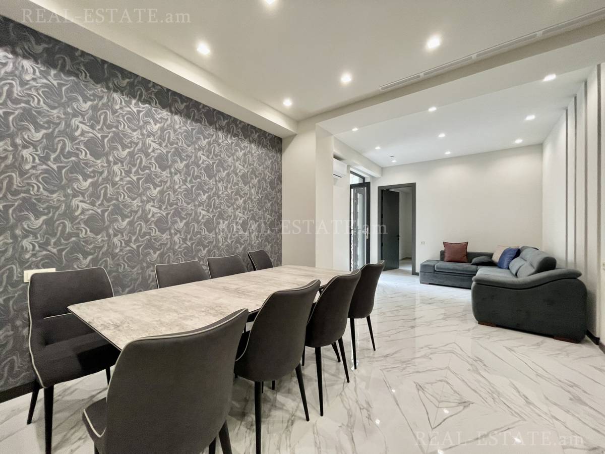 3 bedroom apartment for rent Amiryan St, Center Yerevan, 131705