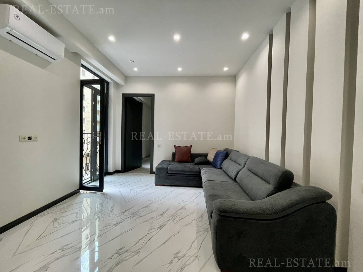 3 bedroom apartment for rent Amiryan St, Center Yerevan, 131705