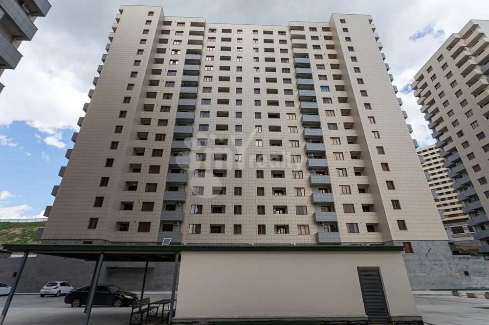 bnakaran/4-senyakanoc/M%E2%80%A4+Melqonyan+str/Center/Yerevan