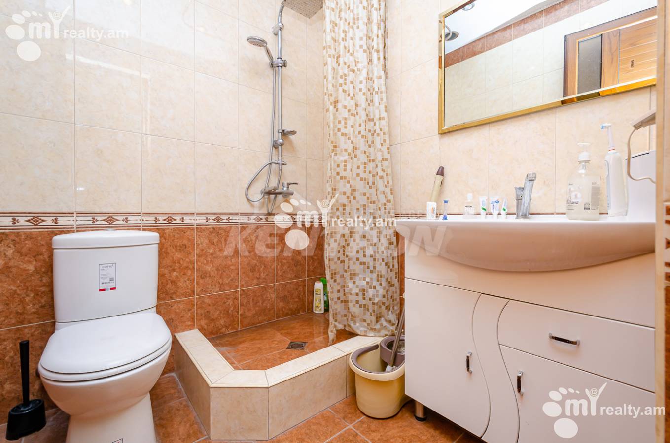 Купить 2 комнатную квартиру Арам ул, Центр Ереван, 152025