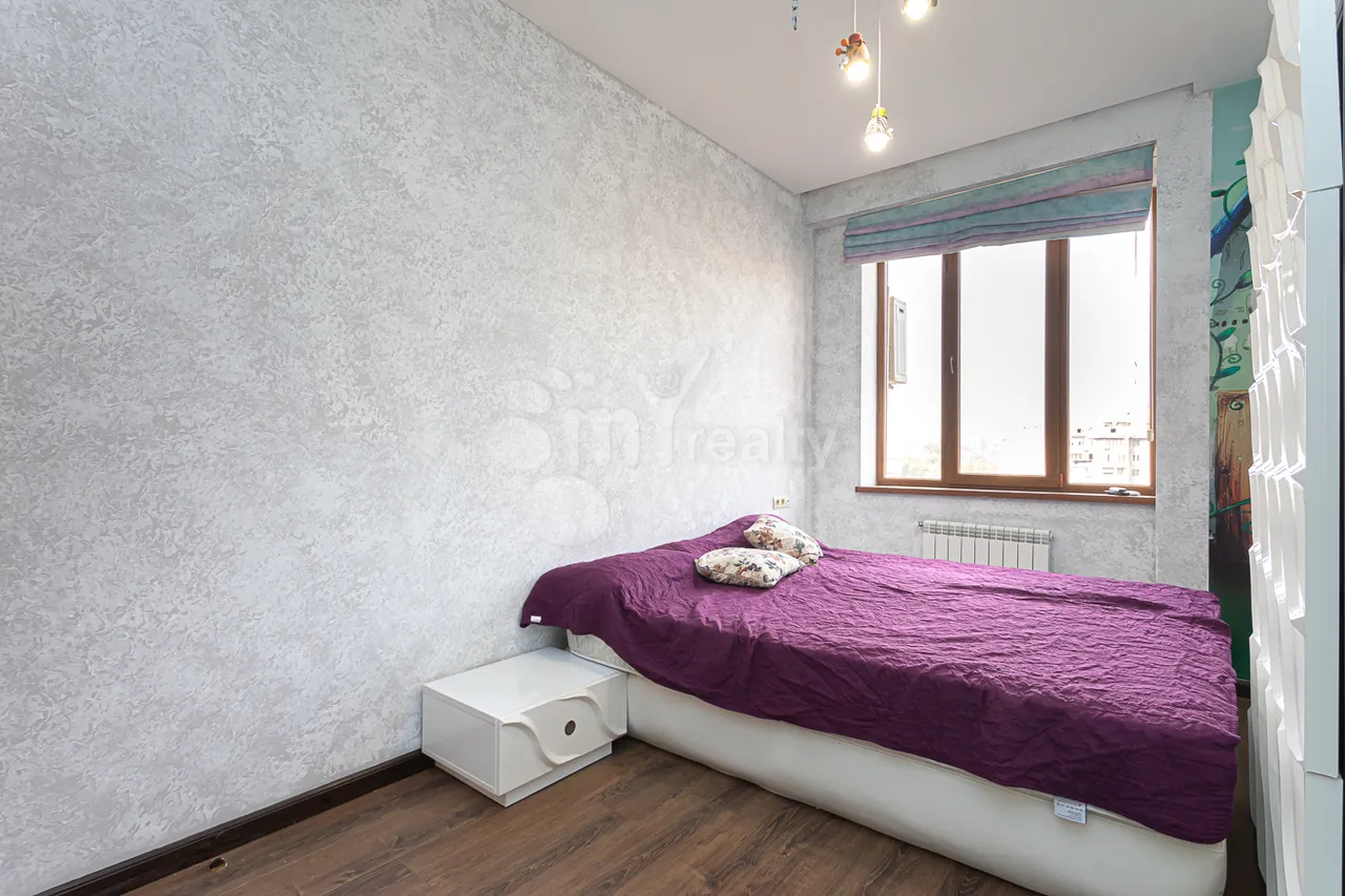 3 bedroom apartment for rent Aram St, Center Yerevan, 161208