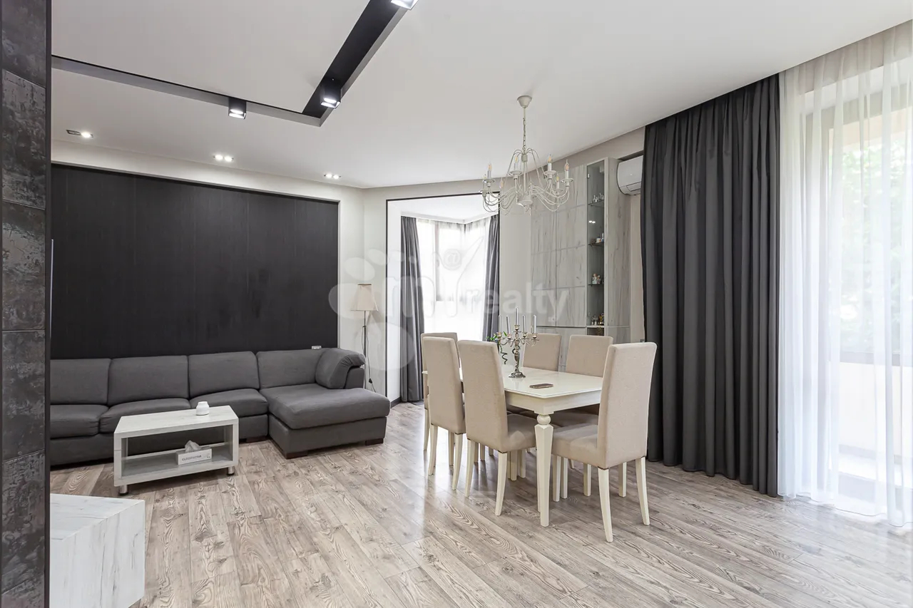 4 bedroom apartment for sale Ler. Kamsar St, Center Yerevan, 160740