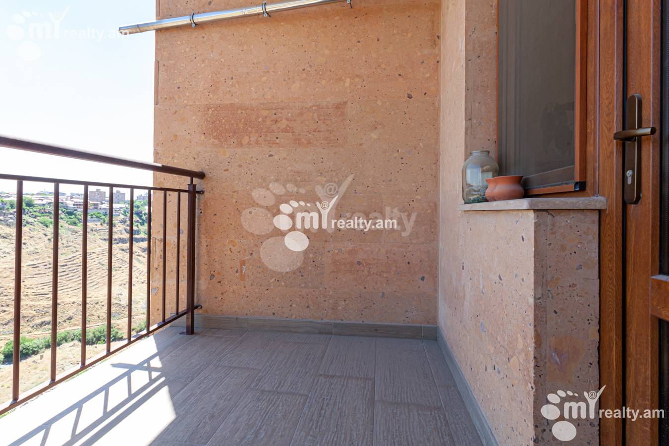 3 սենյականոց բնակարան վարձով Միկոյան փող, Դավթաշեն Երևան, 151304