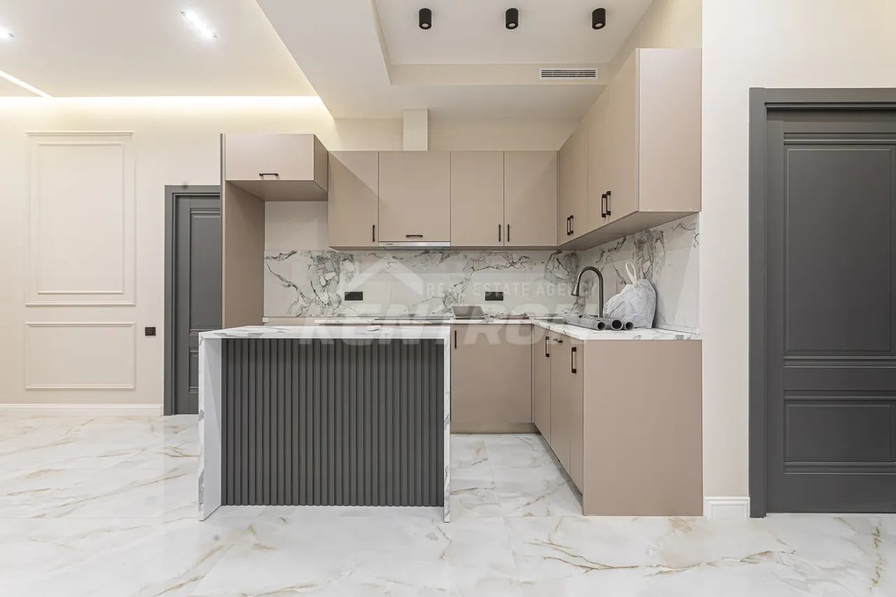 Купить 3 комнатную квартиру Аршакуняц пр, Центр Ереван, 158813