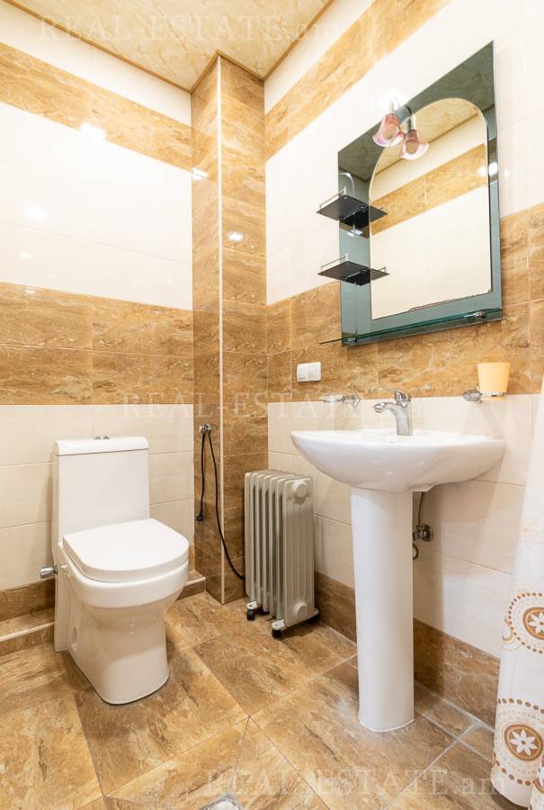 3 սենյականոց բնակարան  Ծիծեռնակաբերդի խճուղի, Կենտրոն Երևան, 124551