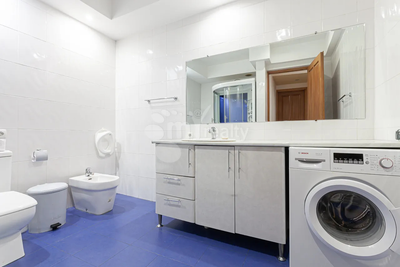 3 bedroom apartment for sale Northern(Hyusisayin)  Ave, Center Yerevan, 159098