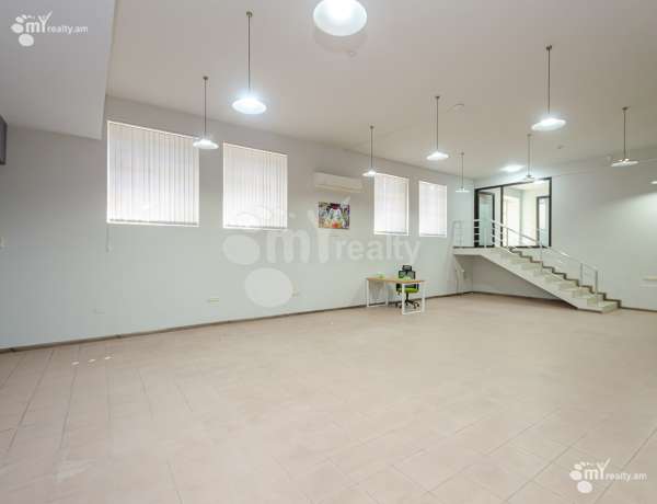 komercion-vardzakalutyun-Yerevan-Center