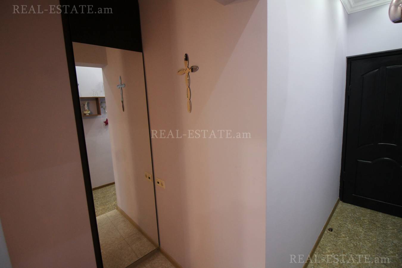 3 սենյականոց բնակարան  Մաշտոցի պող, Կենտրոն Երևան, 85314