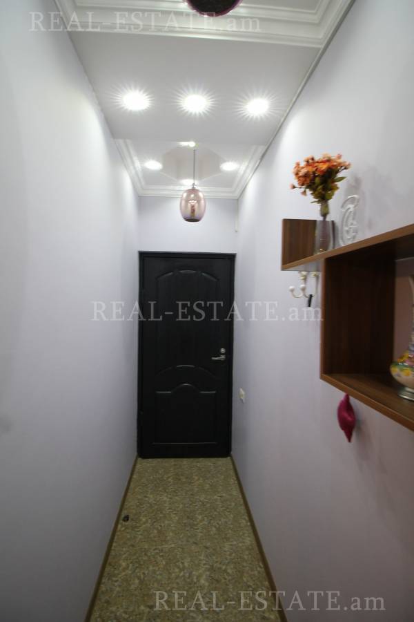 3 սենյականոց բնակարան  Մաշտոցի պող, Կենտրոն Երևան, 85314