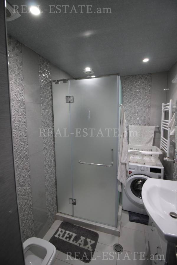 3 սենյականոց բնակարան  Մաշտոցի պող, Կենտրոն Երևան, 85314