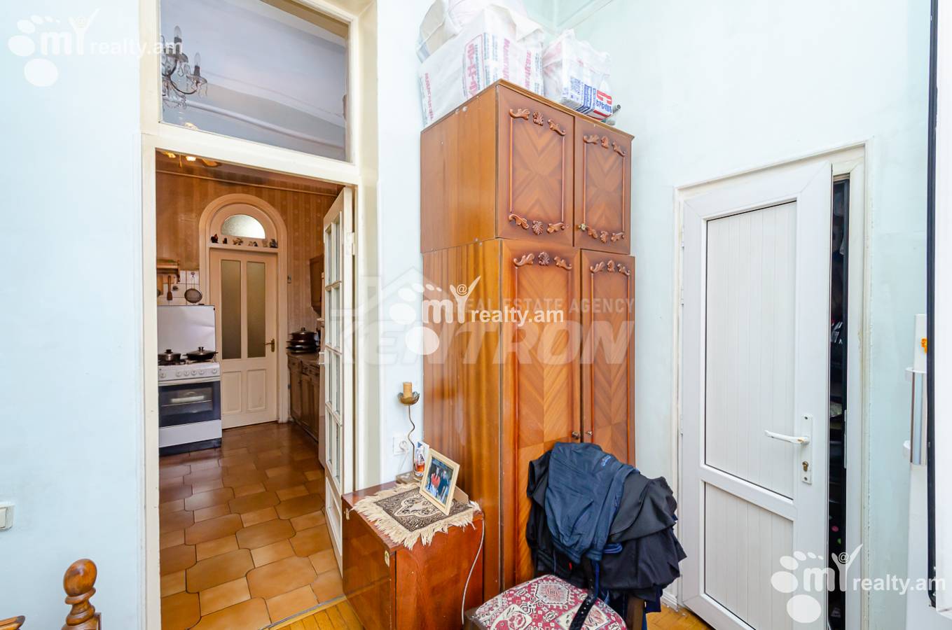 3 սենյականոց բնակարան  Չարենցի փող, Կենտրոն Երևան, 152399